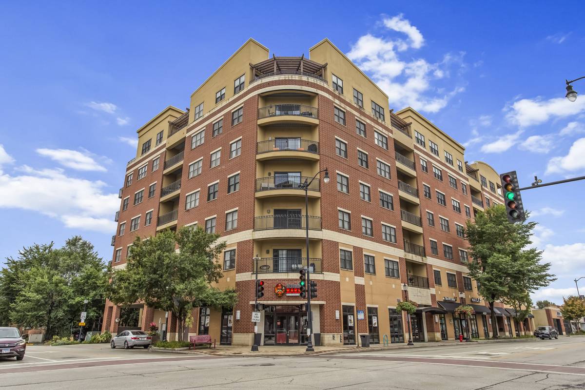 4953 Oakton ST #703, Skokie, IL 60077