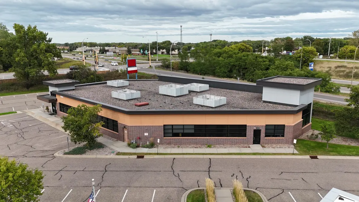 9605 Schmidt Lake RD, Plymouth, MN 55442