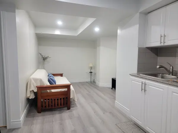 70 Lipton CRES #Basement, Whitby, ON L1R 1W9