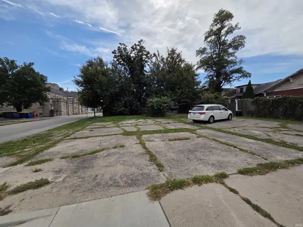 211 S Cherry ST, Muncie, IN 47305