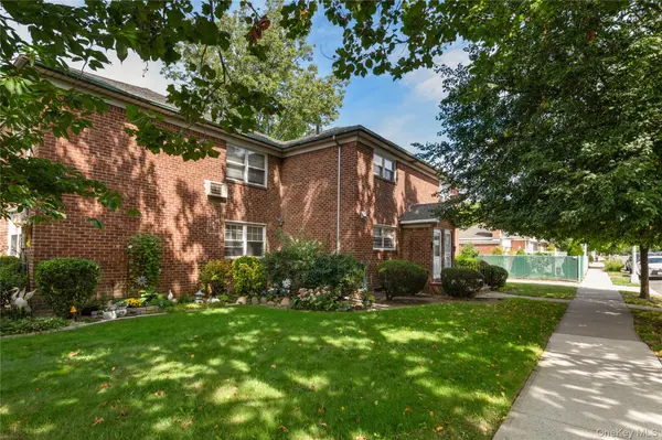 18407A 58th AVE, Fresh Meadows, NY 11365