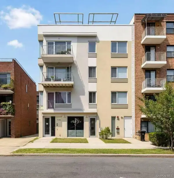 71-28 163rd ST #2A, Fresh Meadows, NY 11365