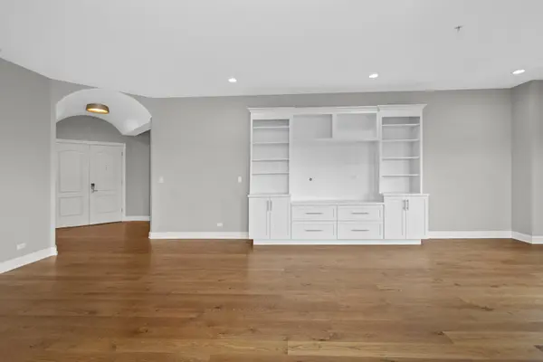 4953 Oakton ST #703, Skokie, IL 60077