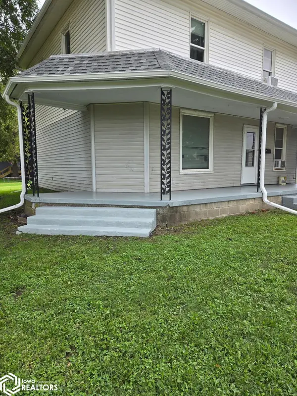 201 SE locust, Leon, IA 50144