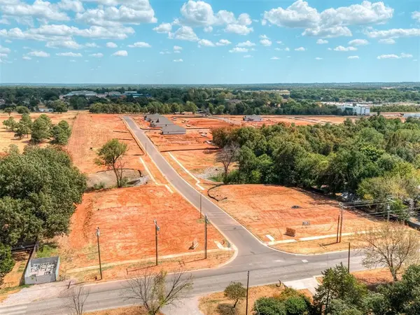 2755 Garrett ST, Choctaw, OK 73020