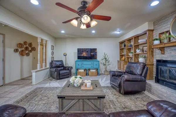 605 Hoehner AVE, Okarche, OK 73762