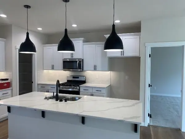 3327 S MORRILL Ln, Spokane, WA 99223