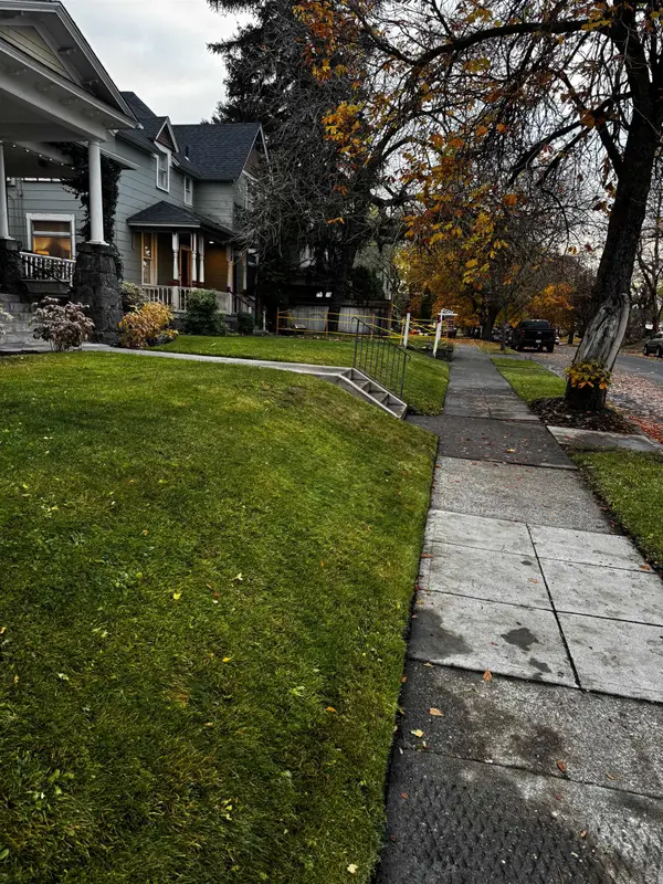 1007 W AUGUSTA Ave, Spokane, WA 99205