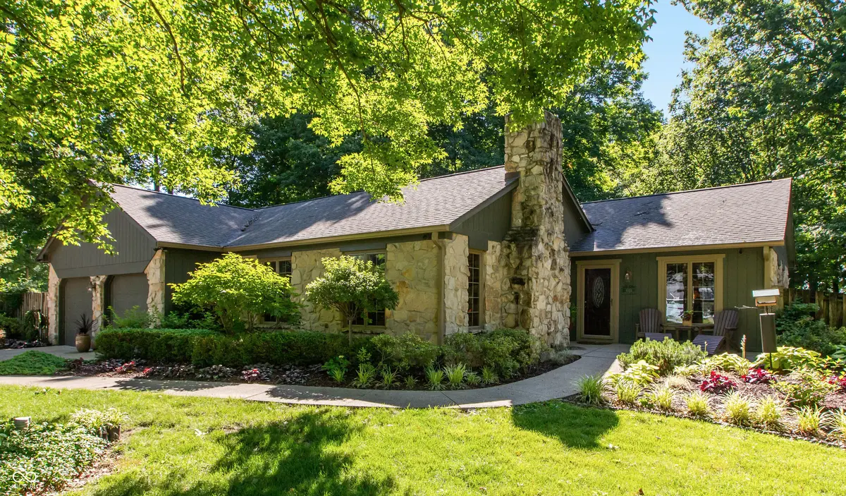 6553 Lana CT E, New Palestine, IN 46163