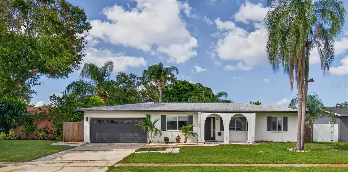 1689 PENNSYLVANIA AVE NE, St Petersburg, FL 33703