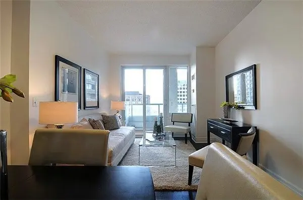 35 Balmuto ST #1810, Toronto C01, ON M4Y 5W4
