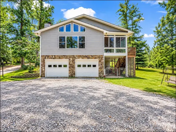 1943 Landrum RD, Columbus, NC 28722