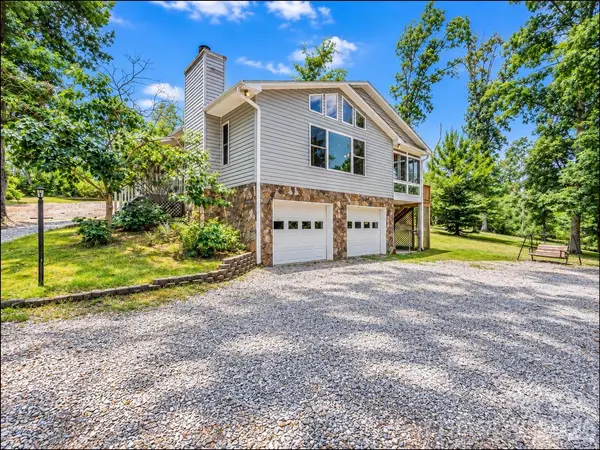 1943 Landrum RD, Columbus, NC 28722