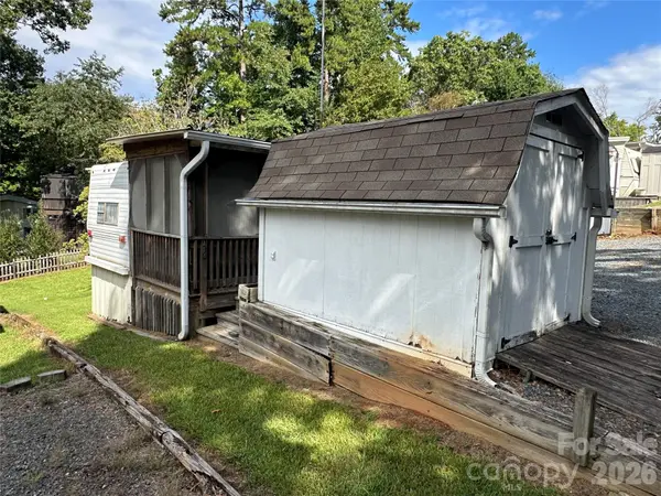 114 Pine ST, New London, NC 28127