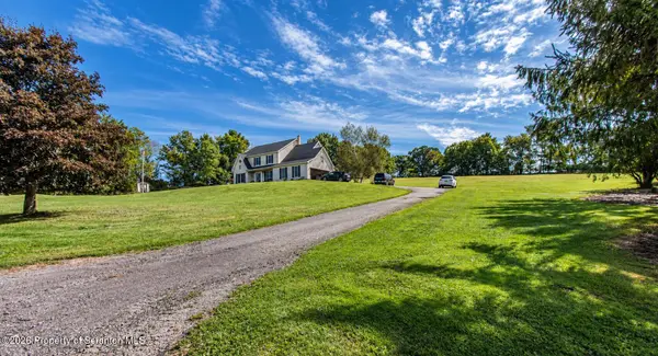 726 Post Hill RD, Falls, PA 18615