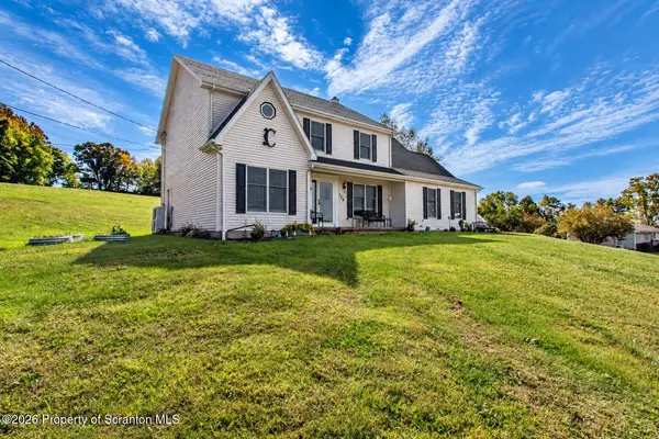 726 Post Hill RD, Falls, PA 18615