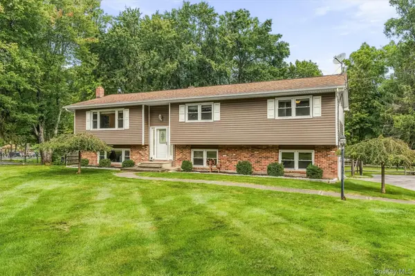 189 Woodcock Mtn RD, Washingtonville, NY 10992