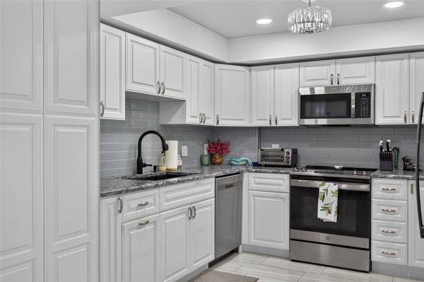 1 KEY CAPRI #704W, Treasure Island, FL, 33706 photo 12