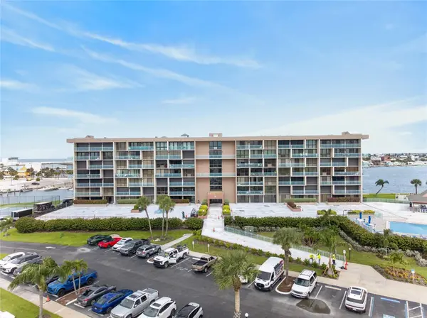 1 KEY CAPRI #704W, Treasure Island, FL 33706
