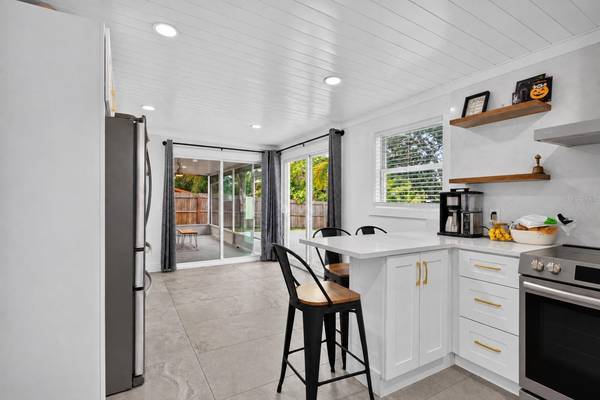 1689 PENNSYLVANIA AVE NE, St Petersburg, FL, 33703 photo 12