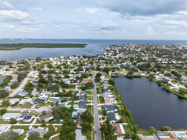 1689 PENNSYLVANIA AVE NE, St Petersburg, FL, 33703 photo 38