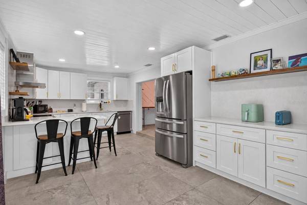 1689 PENNSYLVANIA AVE NE, St Petersburg, FL, 33703 photo 11
