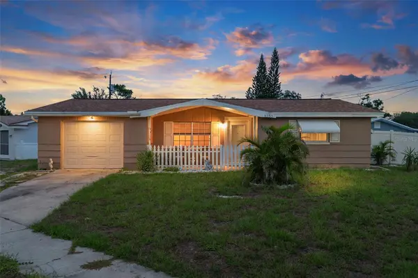 5253 FOREST HILLS DR, Holiday, FL 34690