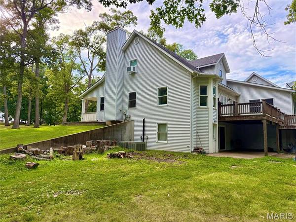 10 Isaac DR, Warrenton, MO 63383