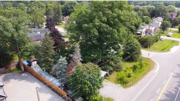2 Oak AVE, East Gwillimbury, ON L9N 1A1