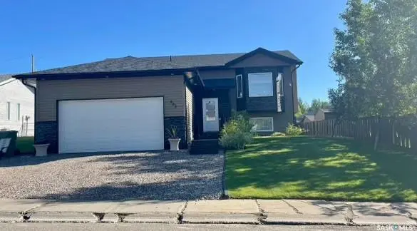 903 Sinotte CRESCENT, La Ronge, SK S0J 1L0