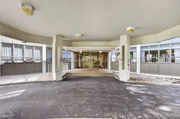 2323 Confederation Pkwy #808, Mississauga, ON L5B 1R6