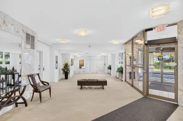 2323 Confederation Pkwy #808, Mississauga, ON L5B 1R6