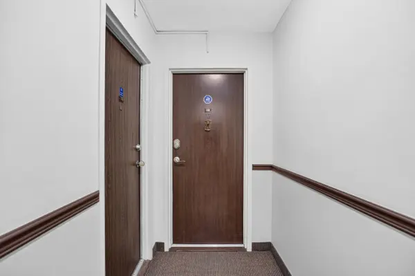 2323 Confederation Pkwy #808, Mississauga, ON L5B 1R6