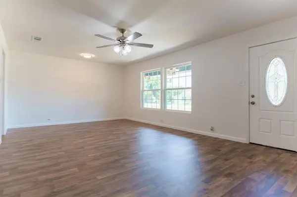 103 N 6th Street E, Dawson, TX 76639