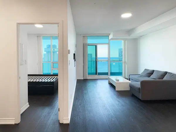 33 Bay ST #3210, Toronto C01, ON M5J 2Z3