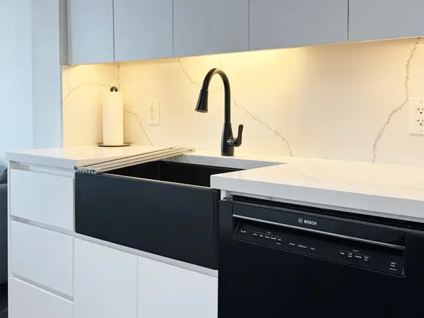 33 Bay ST #3210, Toronto C01, ON M5J 2Z3
