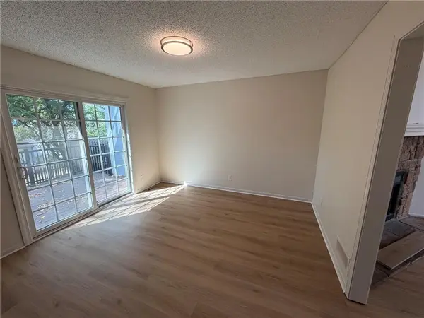 11605 W 113th ST, Overland Park, KS 66210