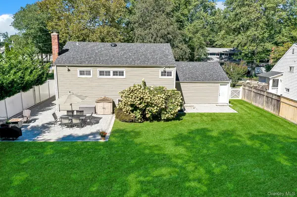 719 Glenridge LN, East Northport, NY 11731