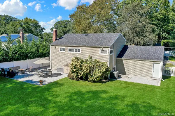 719 Glenridge LN, East Northport, NY 11731