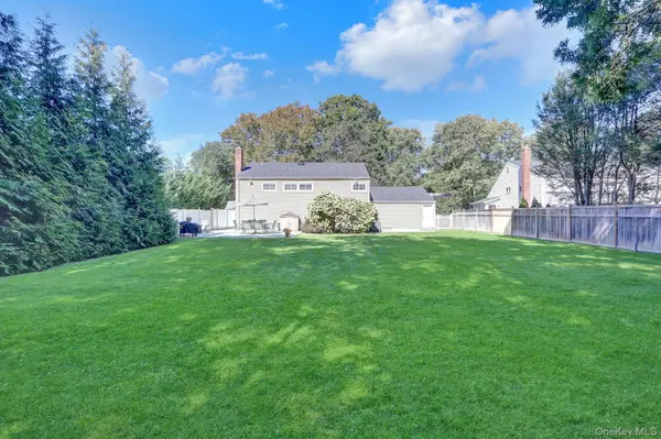 719 Glenridge LN, East Northport, NY 11731