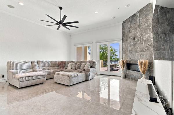 1022 PASEO DEL RIO NE #1022, St Petersburg, FL, 33702 photo 8