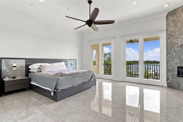 1022 PASEO DEL RIO NE #1022, St Petersburg, FL, 33702 photo 13