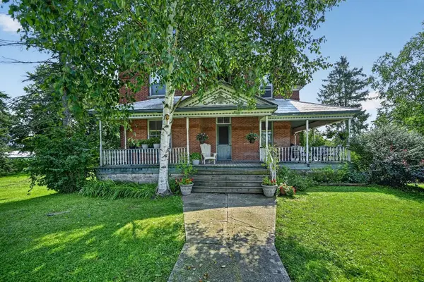 74 Rockfield RD, Leeds And The Thousand Islands, ON K0E 1R0