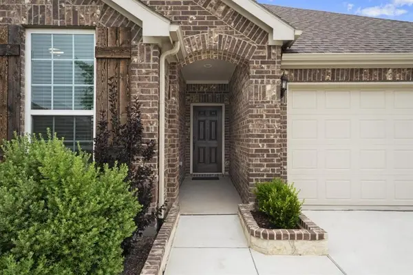 2516 Linwood Drive, Mansfield, TX 76084