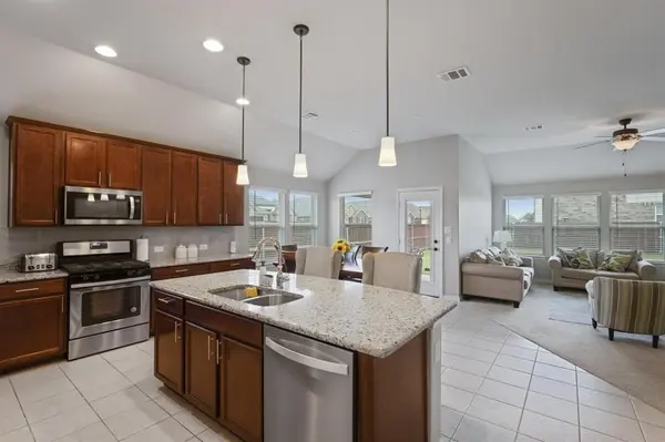 2516 Linwood Drive, Mansfield, TX 76084