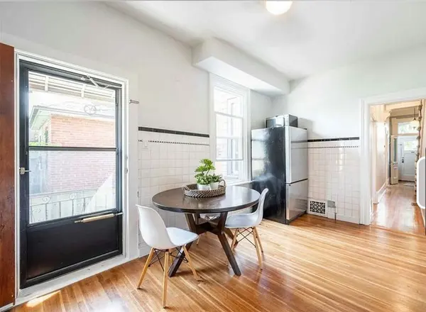 137 Denison Ave AVE #Suite A 2nd Floor, Toronto C01, ON M5T 2N2