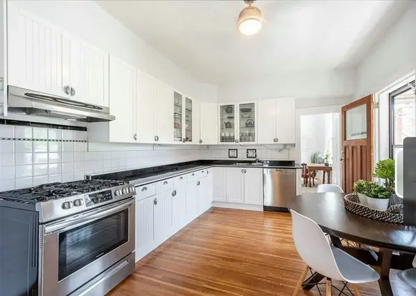 137 Denison Ave AVE #Suite A 2nd Floor, Toronto C01, ON M5T 2N2