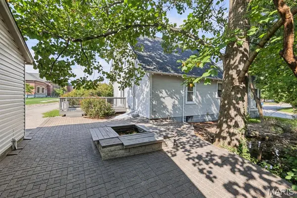 401 Plum ST, Edwardsville, IL 62025