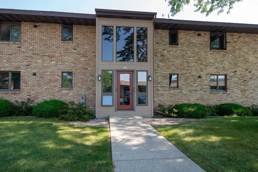 264 N CAMPBELL RD #A, Oshkosh, WI 54902-3492