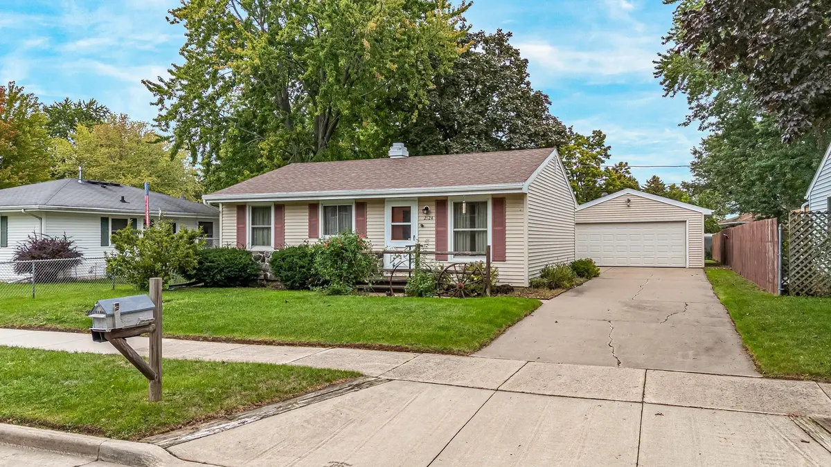 2124 S FOUNTAIN AVE, Appleton, WI 54915-4307